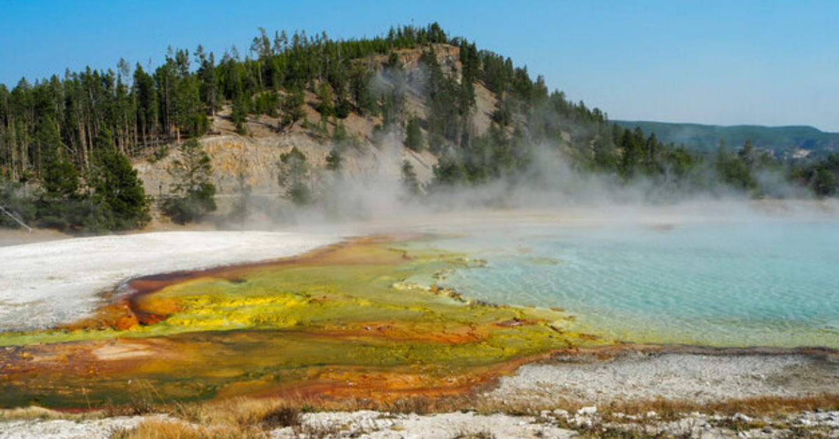 Yellowstone Nation Park Lodging: Hotels & Cabins